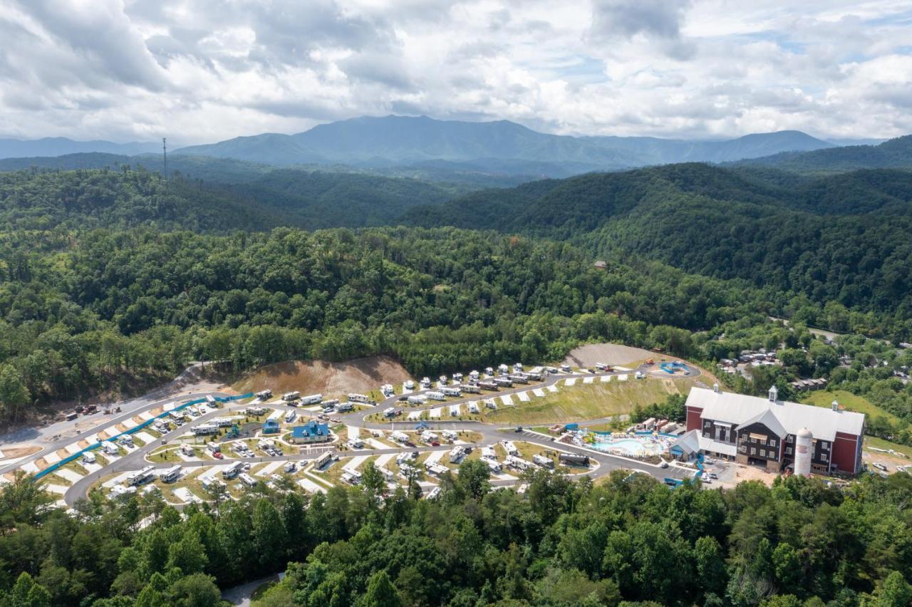 HOTEL THE LODGE AT CAMP MARGARITAVILLE, PIGEON FORGE